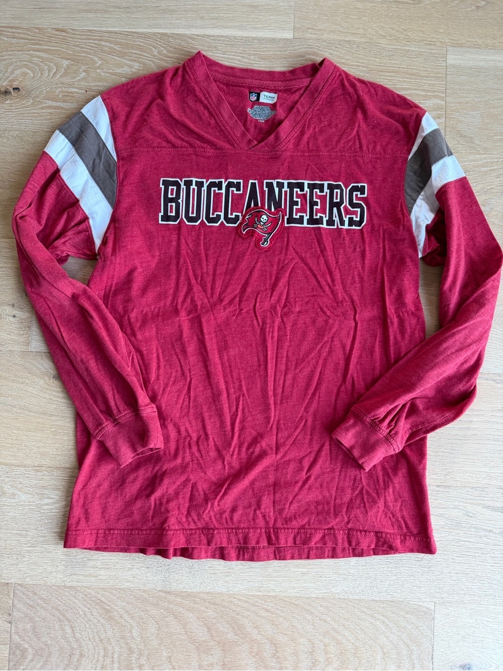 VIntage NFL Apparel Tampa Bay Buccaneers Red Long-Sleeve Top
